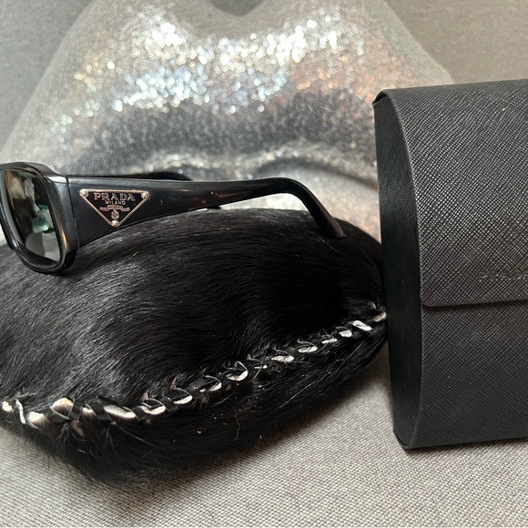 COPY - 😎 VINTAGE BLACK PRADA SUNGLASSES😎 - Picture 5 of 7